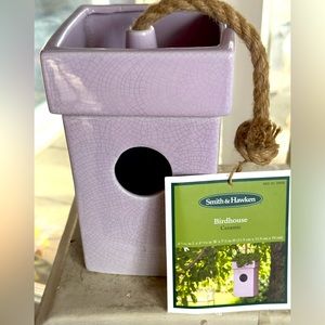 Smith & Hawken Birdhouse with plant accommodation in the top. NWT. Lavender